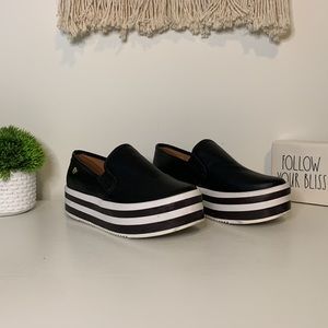 Leather Platform Close Toed Shoes